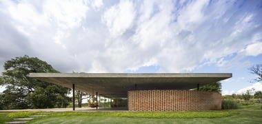 Casa Plana / Studio MK27 + Marcio Kogan + Lair Reis