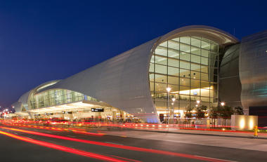 Terminal B del aeropuerto internacional de Mineta San José / Fentress Architects