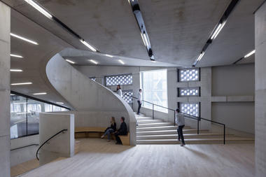 Las notables escaleras de Herzog & de Meuron