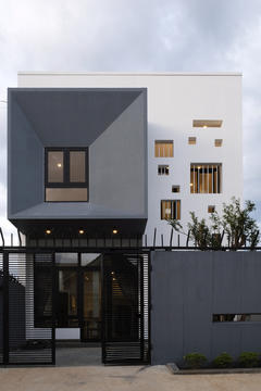 MHD House / 7A Architecture Studio