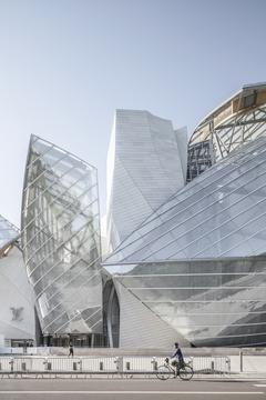 Gallery of 7 Best Photos of Frank Gehry’s Fondation Louis Vuitton Building Win #MyFLV Contest  - 6