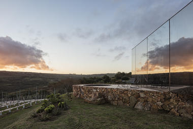 Sacromonte Landscape Hotel Shelters / MAPA