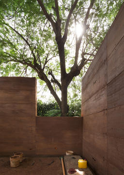Gallery of Earth Box  / Equipo de Arquitectura  - 7