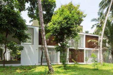 Gallery of The Regimented House / LIJO RENY architects  - 31