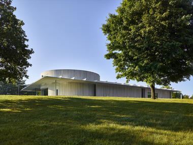 蒙茅斯战场州立公园游客中心 / ikon.5 architects