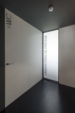 Galeria de Clínica Odontológica no Porto / Paulo Merlini  - 5