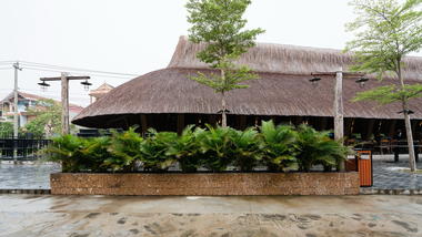Gallery of Bamboo Long House Restaurant / BambuBuild  - 19
