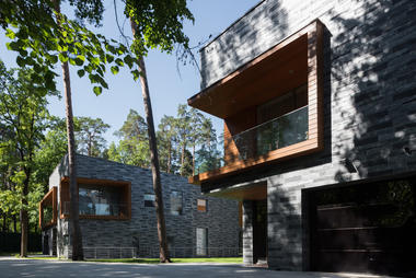 Villa 2 Brothers / DNK ag