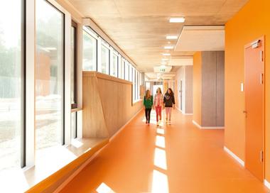 Galería de Escuela Secundaria The New Ergolding / Behnisch Architekten + Behnisch Architekten & Architekturbüro Leinhäupl + Neuber  - 7