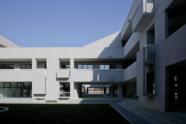 画廊 优雅精致的上海德富中学 / GOM 上海高目建筑设计事务所  - 13