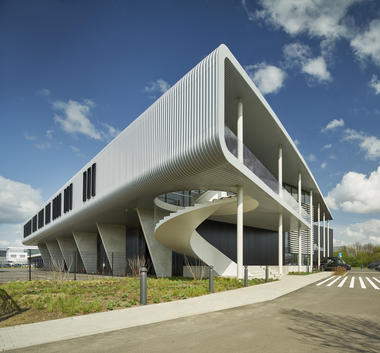 国际楼梯制造商 EeStairs 荷兰总部/ Bronsvoort Blaak Architecten