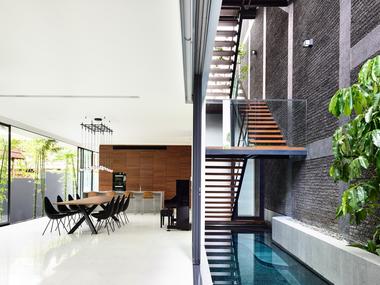 The Space Between Walls / HYLA Architects