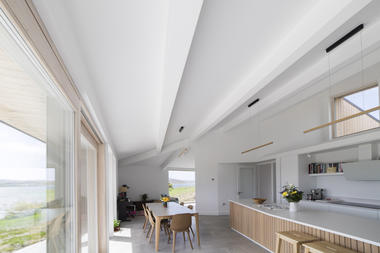Gallery of House on Clifden Bay / Tierney Haines Architects  - 12