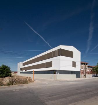 Instituto 9 d'Octubre en Carlet / García Floquet Arquitectos