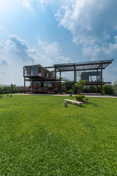 Gallery of Escape Den / River & Rain  - 12