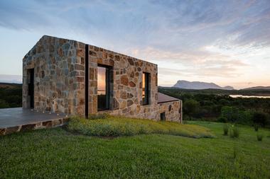 Stazzo d’Aldia House / Altromodoarchitetcts