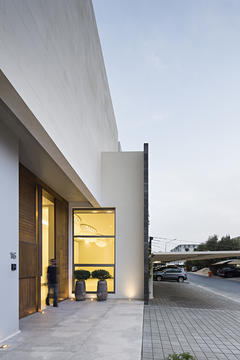 Galería de Casa Tetris / Massive Order  - 13