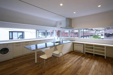 Gallery of House at Komazawa / Atelier HAKO Architects   - 2