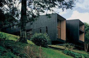 House on Lake Rupanco / Alejandro Beals, Christian Beals