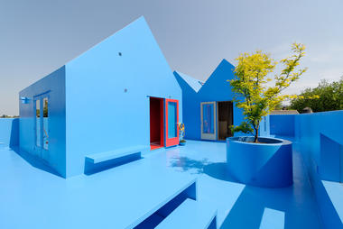 Rethinking Le Corbusier's Manifesto: 6 Explorations That Break Away From Modernist Ideals