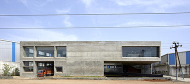 孟买市郊物流仓库区 / Sameep Padora & Associates