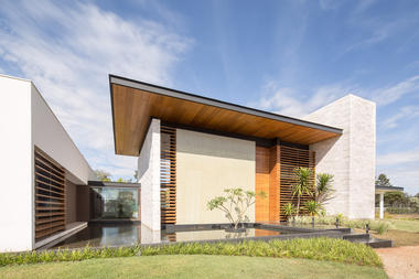 Oasis House / Esquadra Arquitetos + Yi Arquitetos