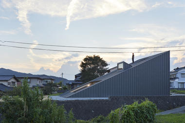 Gallery of House in Usuki / Kenta Eto Architects  - 26