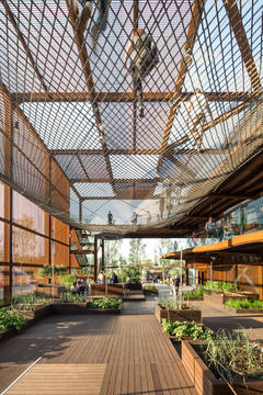 Gallery of Architecture That Uses Meshes and Nets for Escape, Play and Rest  - 19
