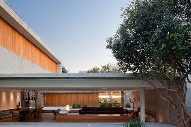 Gallery of House 6 / Marcio Kogan  - 34