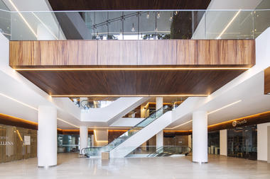 Etú Plaza / Olik Studio
