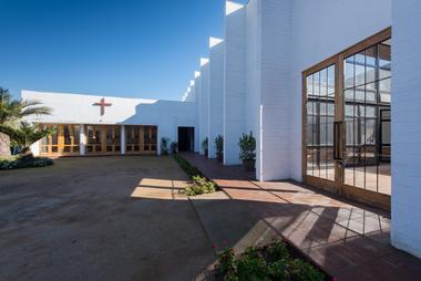 Nueva Parroquia San Juan Evangelista / Joannon Arquitectos