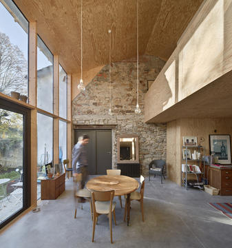 Gallery of Best Houses of 2018  - 33