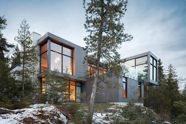 Longas Horizontais / Thellend Fortin Architectes