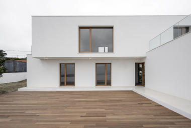 Gallery of SP House / Gonçalo Duarte Pacheco  - 15