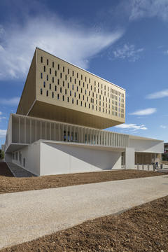 Complexo Escolar Germaine Richier / MDR Architectes