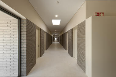 Galeria de Escola em Padrão da Légua / Nuno Brandão Costa  - 12