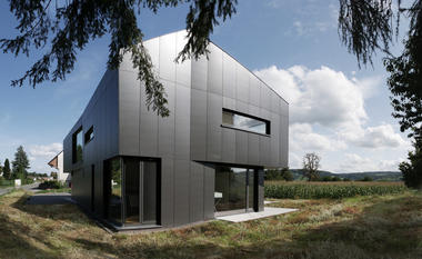 Black House / Benjamin Heller + Freier Architekt