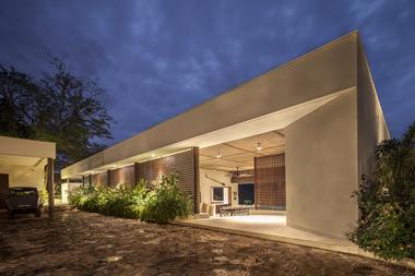 Gallery of Dos Maderos House / Jaime Rendon Arquitectos  - 28