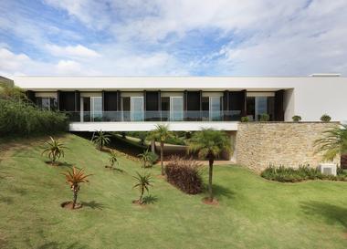Residência Quinta da Baroneza / Belluzzo Martinhão Arquitetos