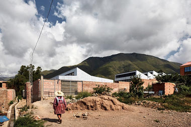 Internado en campus de agronomía bella vista en Bolivia / CODE