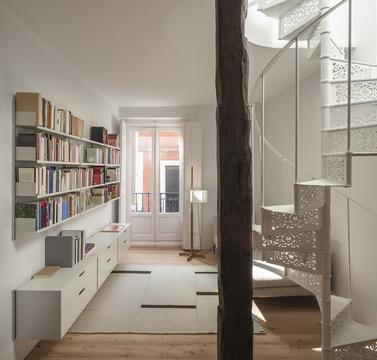 Ana Apartment / Francesc Rifé Studio