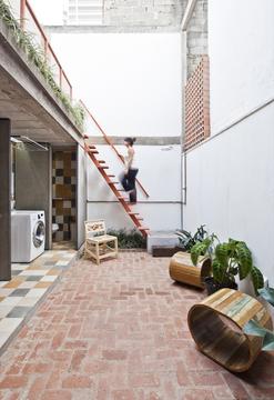Galeria de Casas brasileiras: 13 residências em terrenos estreitos  - 4