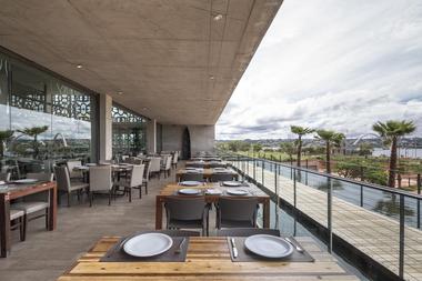 Gallery of NAU Restaurant / Sandra Moura  - 3