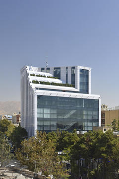 Gallery of Sam Pasdaran / Razan Architects  - 1