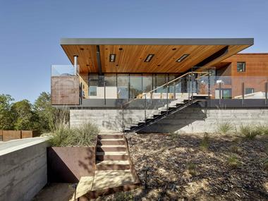 Casa RidgeView / Zack de Vito Architecture + Construction