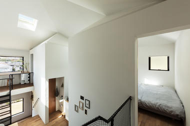 Gallery of Crossroad House / YYAA  - 13