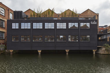 由伦敦旧仓库改造而成创意办公空间 / Archer Architects 