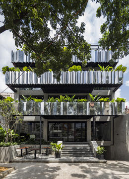 Publik Office em SAIGON / Sanuki Daisuke architects  