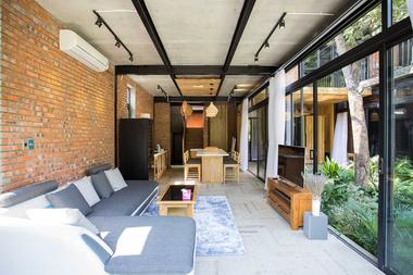 Gallery of Two Hói’s House / 85 Design  - 15