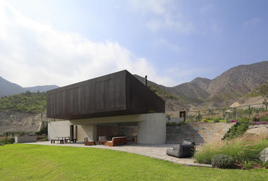 Casa Topo / Martin Dulanto Arquitecto